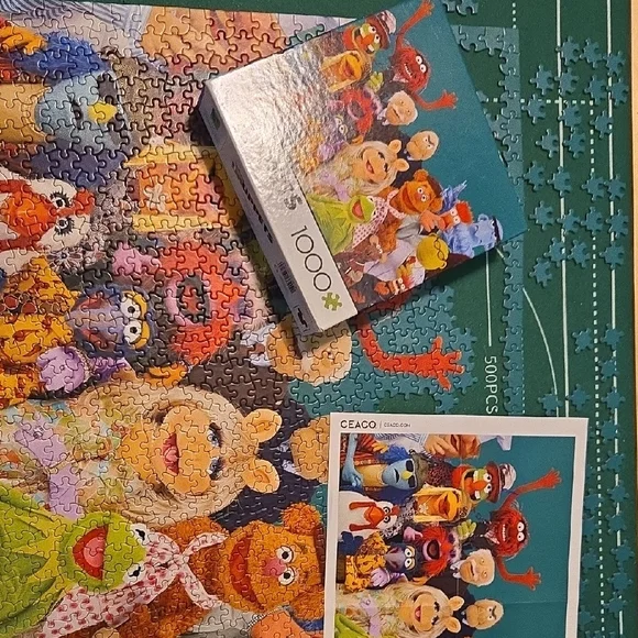 Disney Muppets 1000 Piece Puzzle - Colorful Fun - Picture 2 of 8